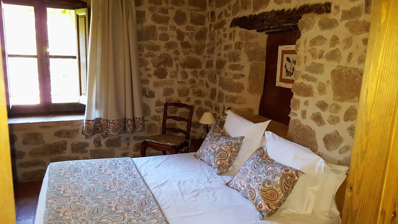 La Torre Blanca Villa Cardona Luaran gambar